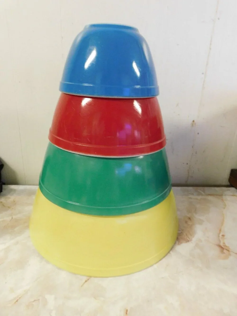 Vintage Pyrex Primary Colors 4 pc Nesting Mixing Bowl Set USA